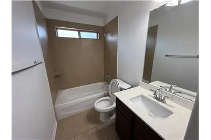 $1700 : Rental property with 3 bedro image 10