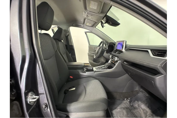 $33980 : Gold Certified2024 RAV4 Hybri image 5