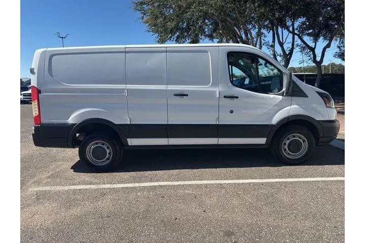 $10598 : Ford Transit 2018 250 3dr SW image 4