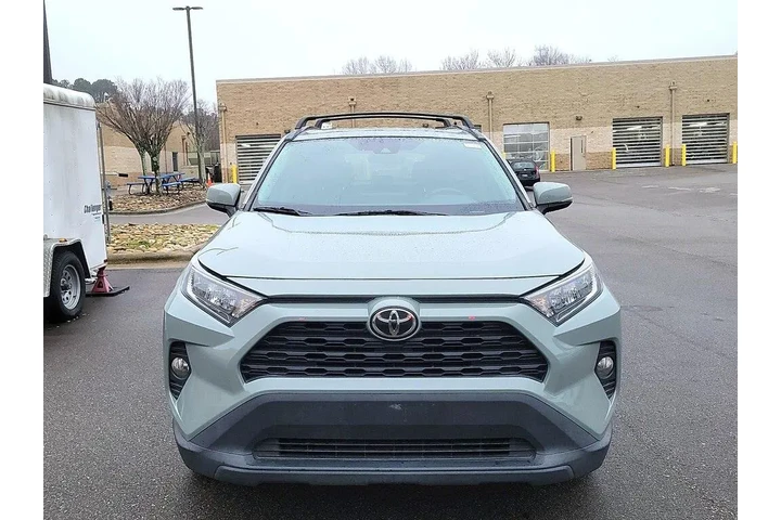 $22998 : Toyota RAV4 2021 AWD XLE Pre image 2
