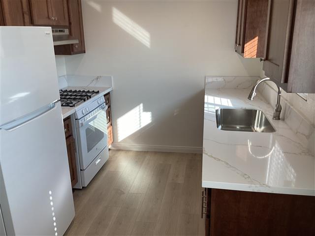 $2200 : West Covina 2 rec 1 image 1