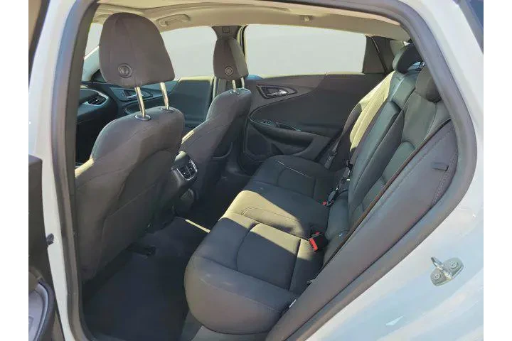 $16933 : Chevrolet Malibu 2024 LT 4dr image 10