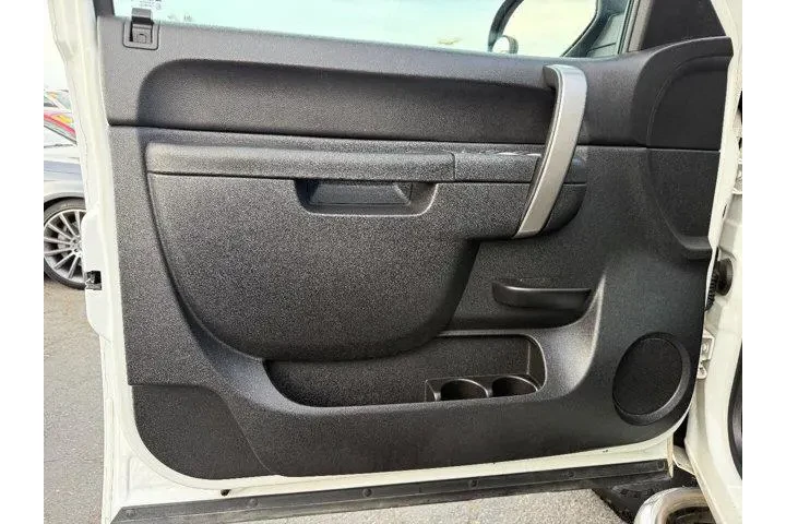 $32995 : Chevrolet Silverado 2500HD 2 image 6