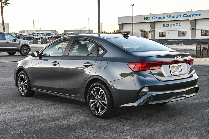 Kia Forte 2023 LXS 4dr Sedan image 6