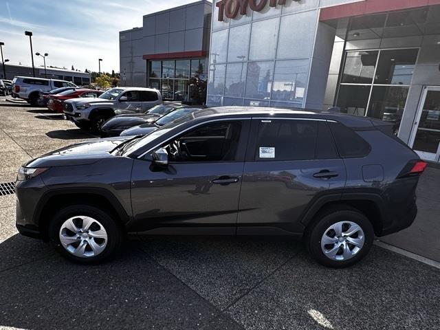 $33092 : 2024 RAV4 LE image 3