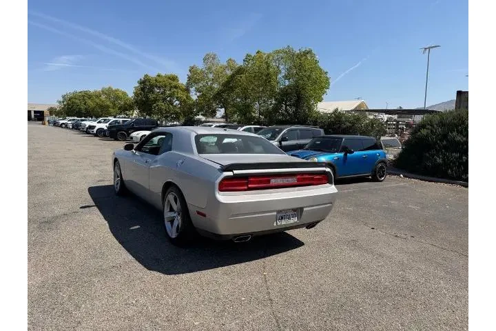$23900 : Dodge Challenger 2010 SRT8 2 image 4
