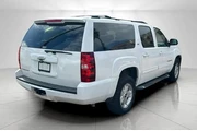 $15995 : Chevrolet Suburban 2013 4x4 thumbnail