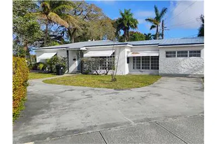 $3600 : Rental property with 4 bedro image 1