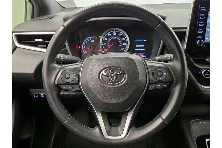 $21998 : Toyota Corolla Hatchback 202 image 10