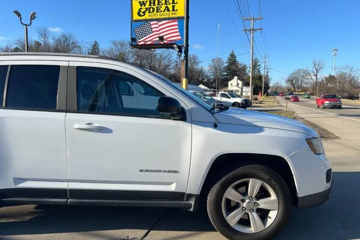 $5995 : 2016 Compass Sport image 4