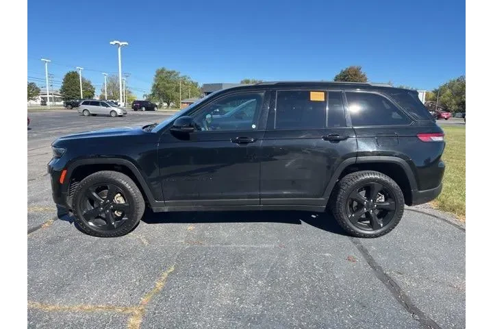 $25685 : Jeep Grand Cherokee 2023 4x4 image 2