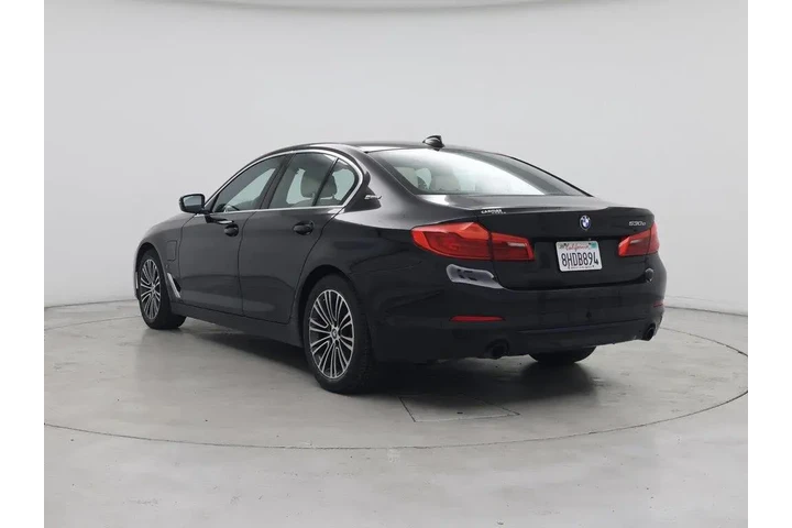 $18998 : BMW 5 Series 2019 530e iPerf image 2