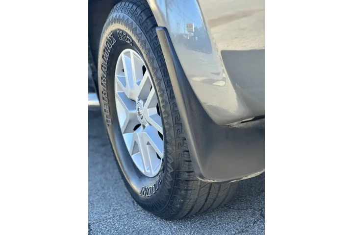 2017 Frontier SV image 6