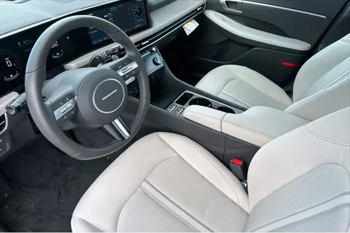 $28588 : Hyundai SONATA Hybrid 2025 S image 9