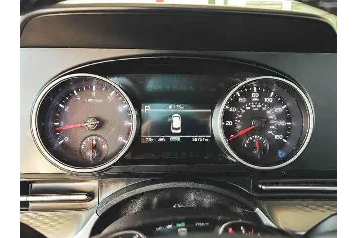 $29997 : Kia Carnival 2024 LX 4dr Min image 10