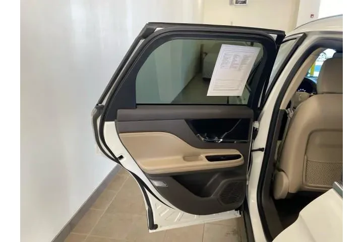 $29990 : Lincoln Corsair 2022 AWD Sta image 9