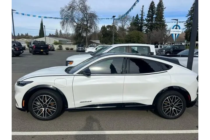 $33988 : Ford Mustang Mach-E 2024 AWD image 4