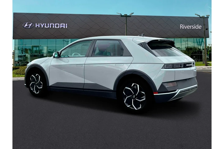 $23991 : Hyundai IONIQ 5 2024 SE 4dr image 4