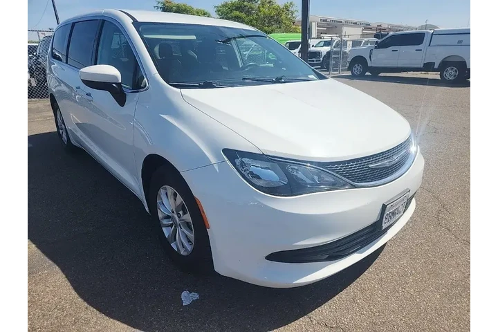 $12491 : Chrysler Pacifica 2017 Touri image 1