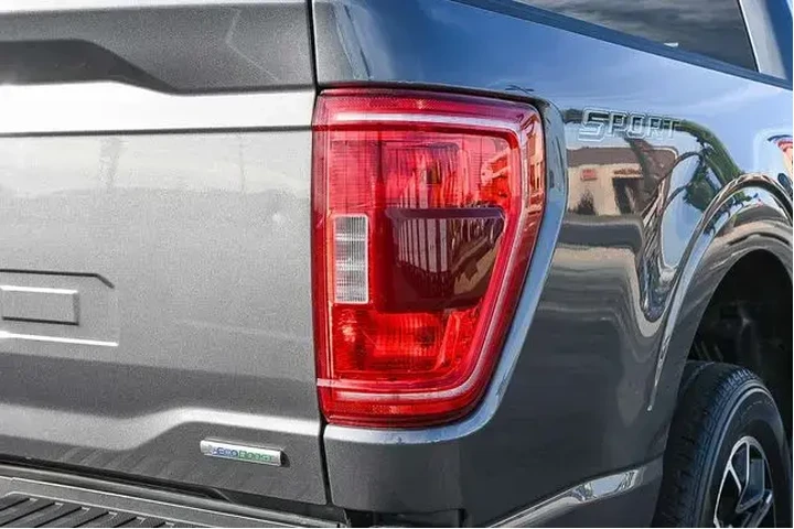 $39788 : Ford F-150 2023 4x2 XL 4dr S image 7