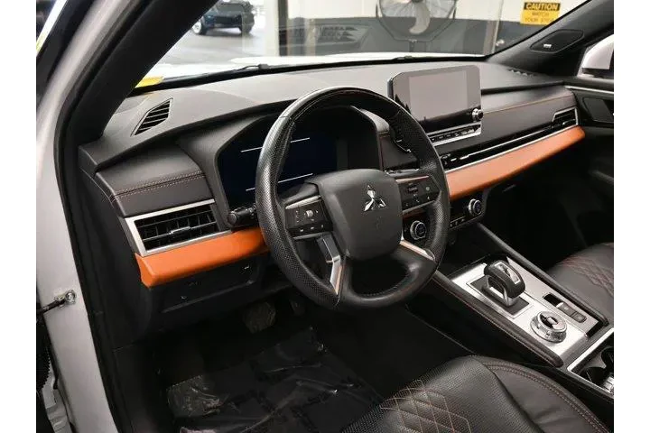 $22699 : Mitsubishi Outlander 2022 SE image 10