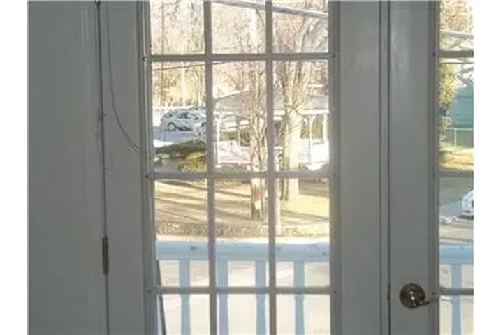 $1950 : Rental property with 1 bedro image 5