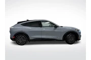 $31775 : Ford Mustang Mach-E 2024 AWD thumbnail