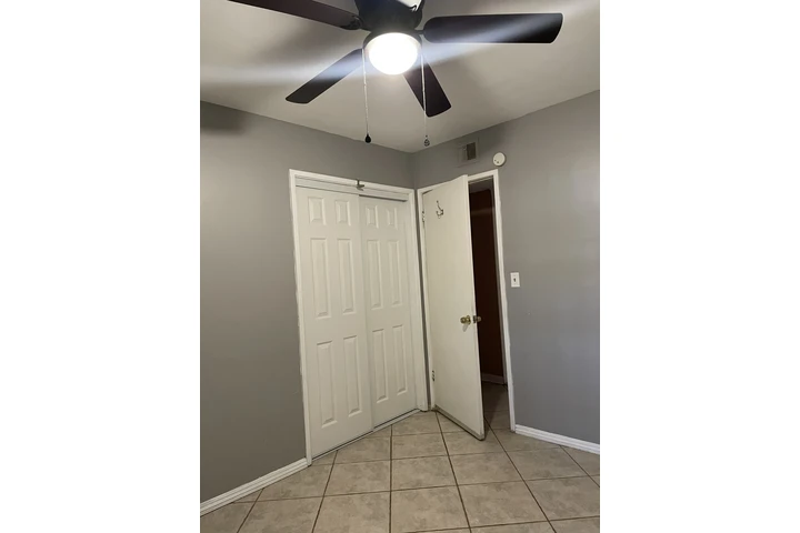 $750 : Cuarto en La Mirada image 2