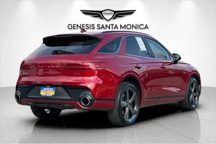 $37558 : Genesis GV70 2023 AWD 2.5T S image 5