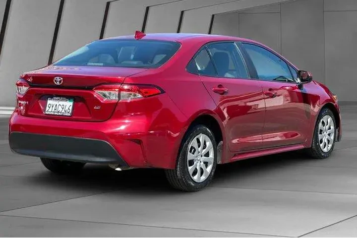 $21000 : Toyota Corolla 2024 LE 4dr S image 4