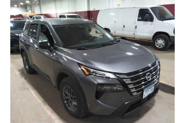 $21422 : Nissan Rogue 2024 AWD S 4dr image 2