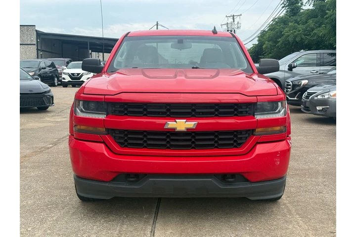 $23551 : 2018 Silverado 1500 Custom image 2