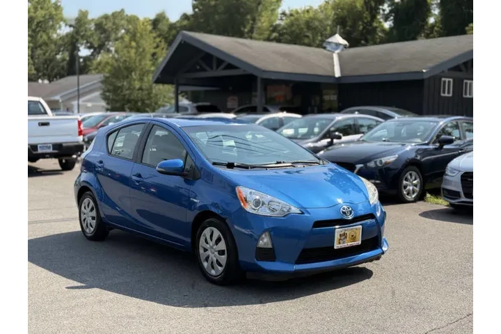 $8500 : 2012 Prius c Two image 5