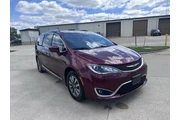 $12900 : 2020 Pacifica Touring L Plus thumbnail