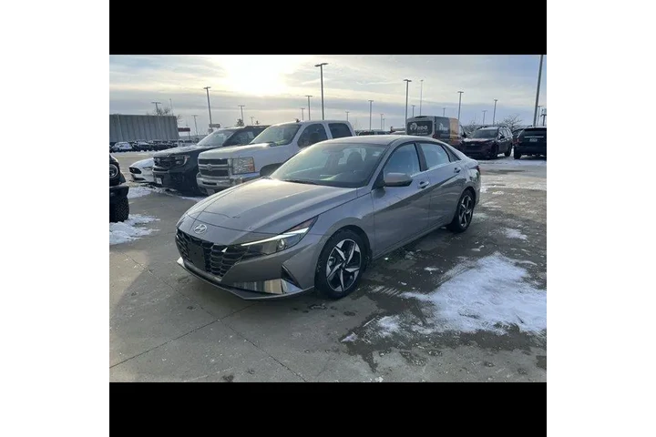$20599 : Hyundai ELANTRA 2022 SEL 4dr image 2