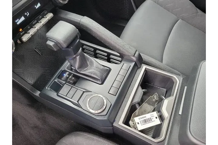 $32800 : Toyota Tacoma 2024 4x2 SR5 4 image 8