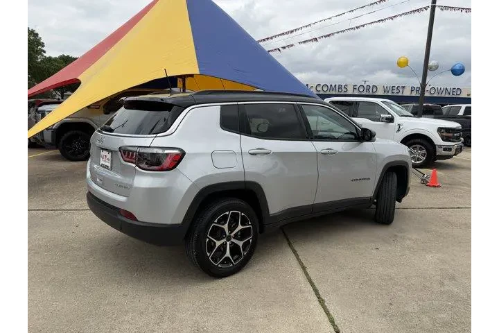 $29417 : Jeep Compass 2026 4x4 Limite image 4