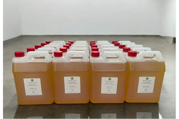 moroccan souk cosmetics saller image 1