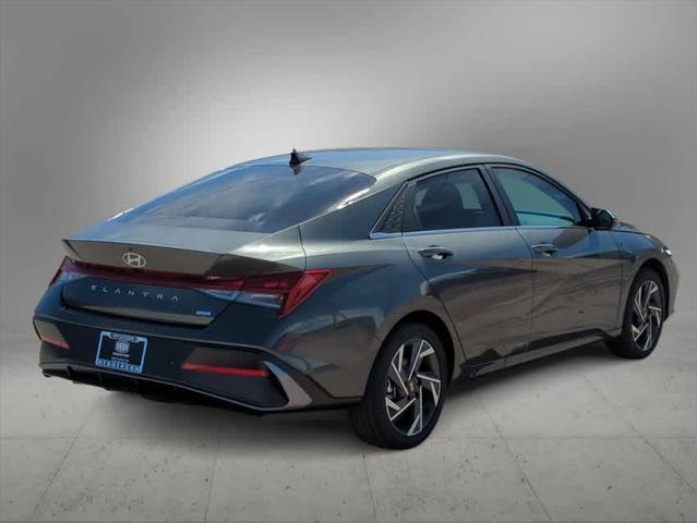 $29660 : New 2024 Hyundai ELANTRA HYBR image 5