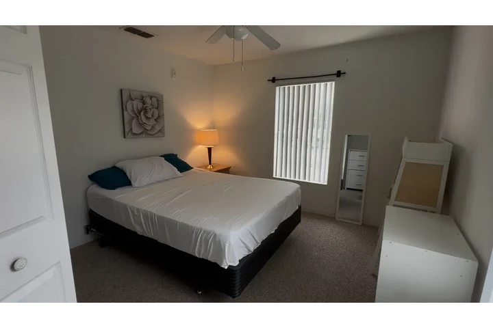 $800 : Rento Habitacion Amoblada image 5