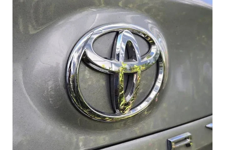 $21899 : Toyota Camry 2023 LE 4dr Sed image 10