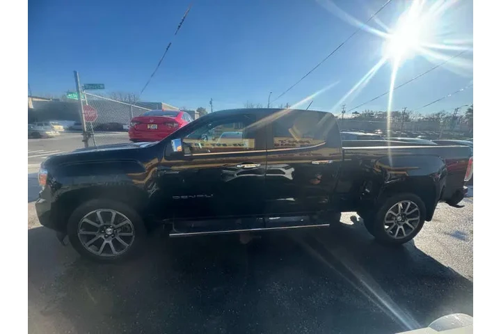 $32995 : 2021 GMC Canyon Denali image 5