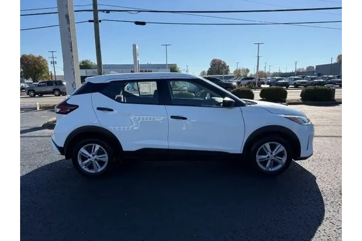 $19400 : Nissan Kicks 2024 S 4dr Cros image 8