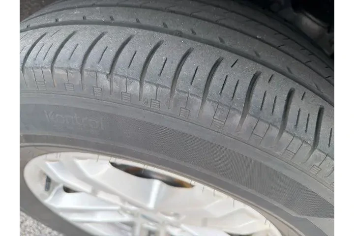 $26790 : Ford Explorer 2023 XLT 4dr S image 7