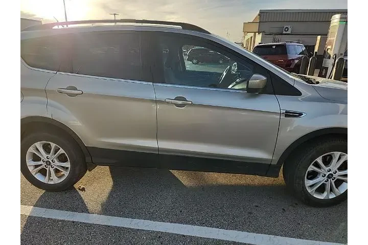 $12490 : Ford Escape 2018 AWD SE 4dr image 4
