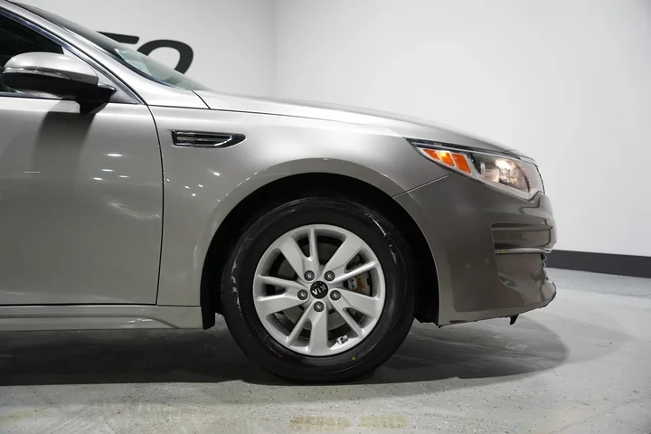 $11157 : 2018 Optima image 8