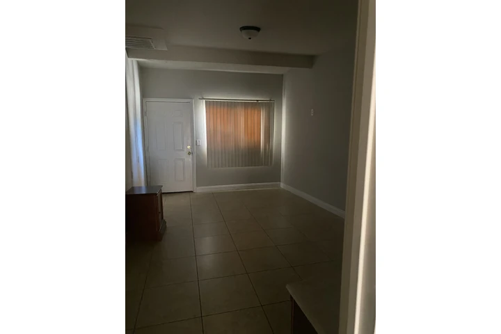 $1000 : Estudio de Renta image 8