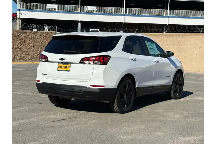$18289 : Chevrolet Equinox 2023 LS 4d image 4