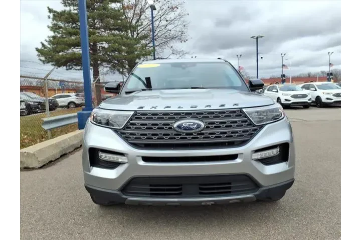 $30980 : Ford Explorer 2023 AWD XLT 4 image 2