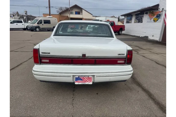 $2990 : 1993 Town Car Cartier image 8